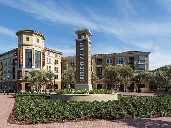 3rd image of 330 Crescent Village Cir Unit 2407