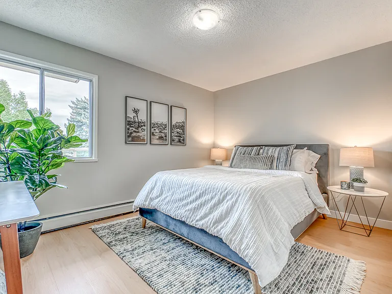 742 Kingsmere Cres SW — Photo 9
