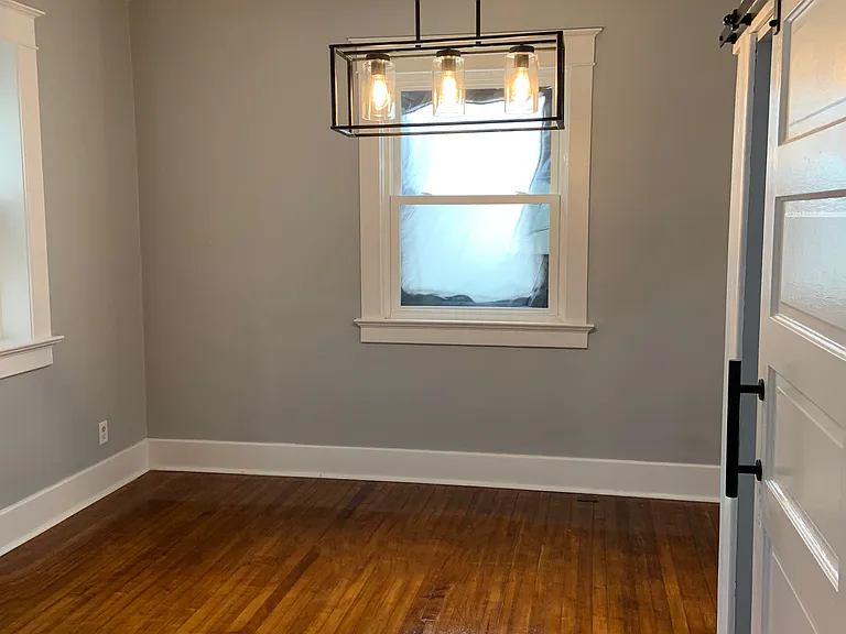 2038 Thompson Ave — Photo 9