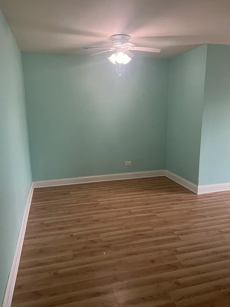 Building Photo - 2241 W Nichols Rd #32A