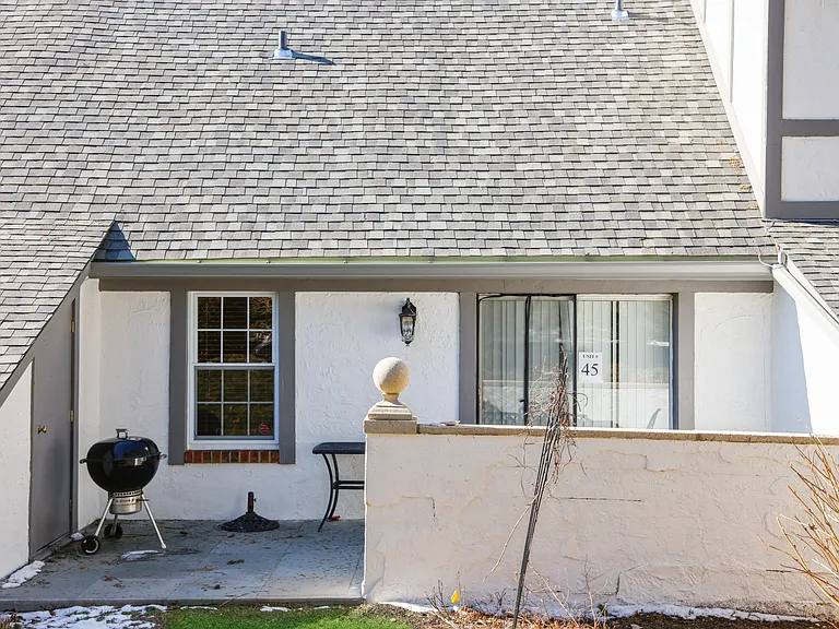Leland Ln — Photo 16