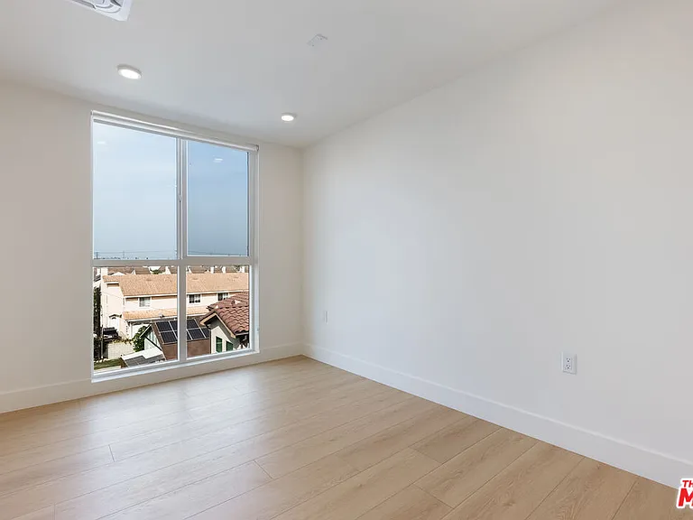 8561 Belmont St #6 — Photo 3