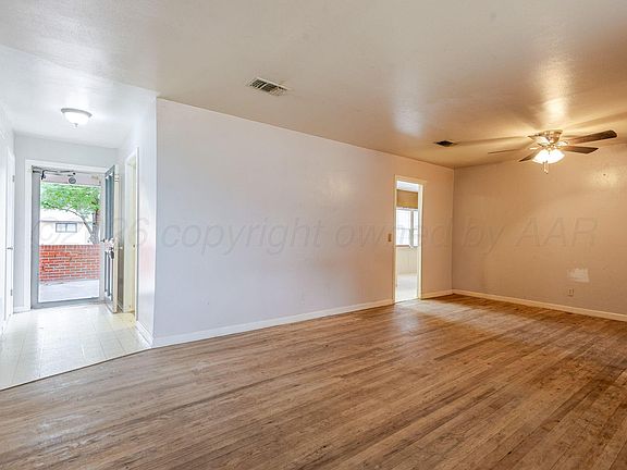 2nd image of 615 W Avenue J
