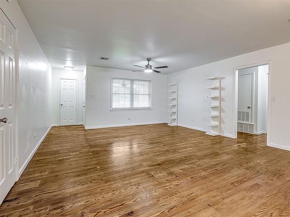 5th image of 908 Barkley Cir