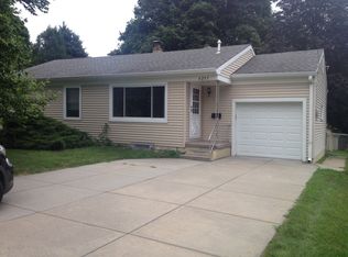 4257 A St, Omaha, NE 68105