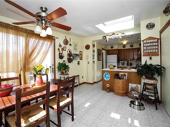 5th image of 25 Leland Ave