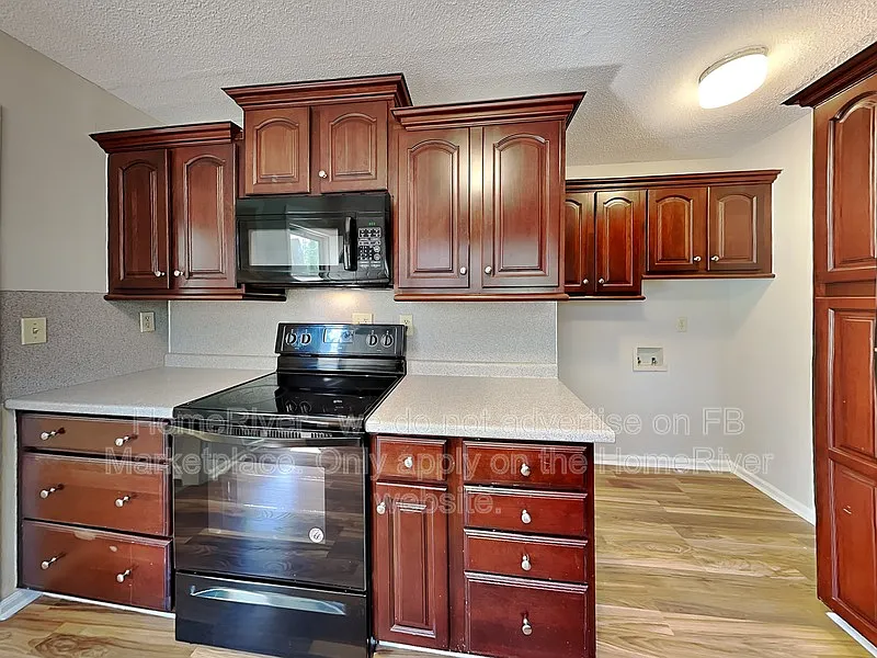 3 bed, 2.0 bath, 1547 sqft, $1,800 — Photo 3