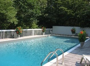 32 Jonathan Dr, East Hampton, NY 11937