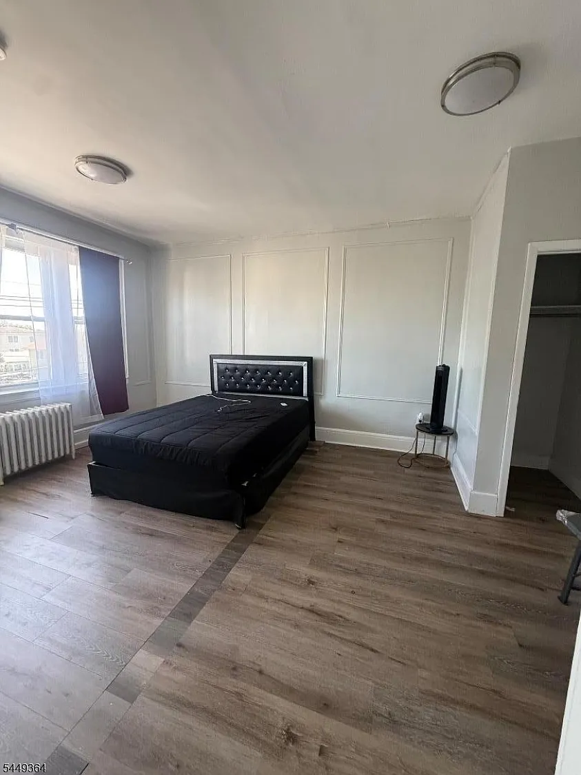 2 bed, 1.0 bath, $2,000 — Photo 2