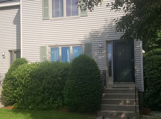 9 Eastmeadow Way, Manchester, NH 03109