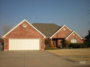 2020 Huntington Pl, Ponca City, OK 74604