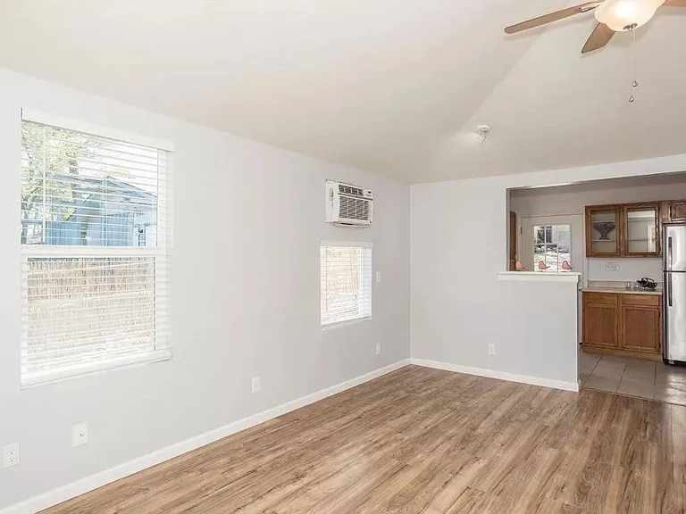 207 W Navajo Dr — Photo 4