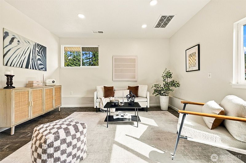 5th image of 6202 226th Street SW