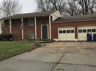 10026 Grandview Dr, Overland Park, KS 66212