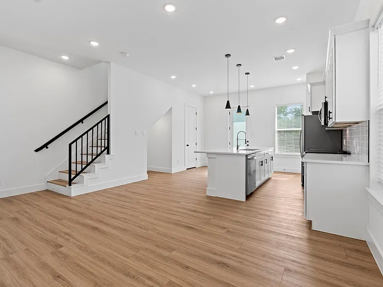 9437 Pembrook St #A — Photo 2