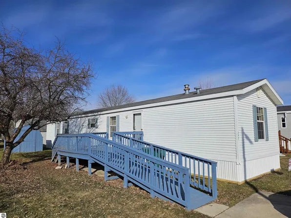 5232 E Broadway Rd #392, Mount Pleasant, MI 48858