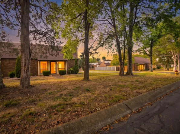 100 Castlewood Ln, Lebanon, TN 37087