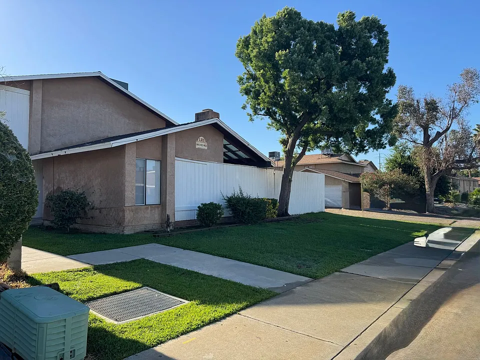 4400 Tierra Verde St.