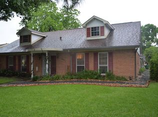 5402 Queensloch Dr, Houston, TX 77096