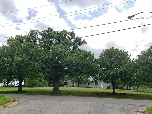 4th image of 1200 Carla Dr