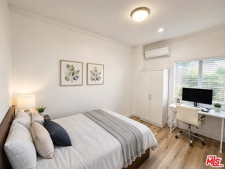 2927 S Catalina St #2925 — Photo 12