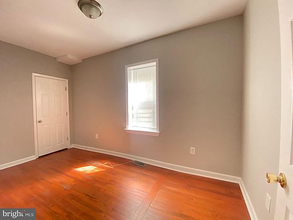 3rd image of 1504 N Willington St #A