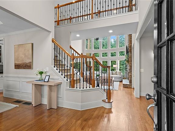 3rd image of 4655 Wykeshire Ct