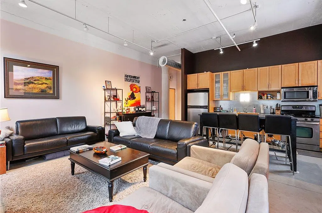 1 bed, 781 sqft, $2,200 — Photo 2