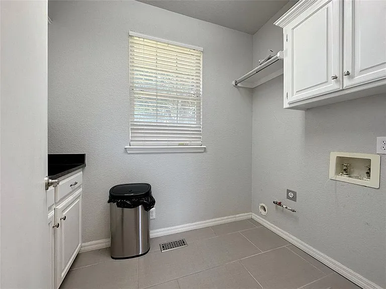 2812 Eaton Dr — Photo 9