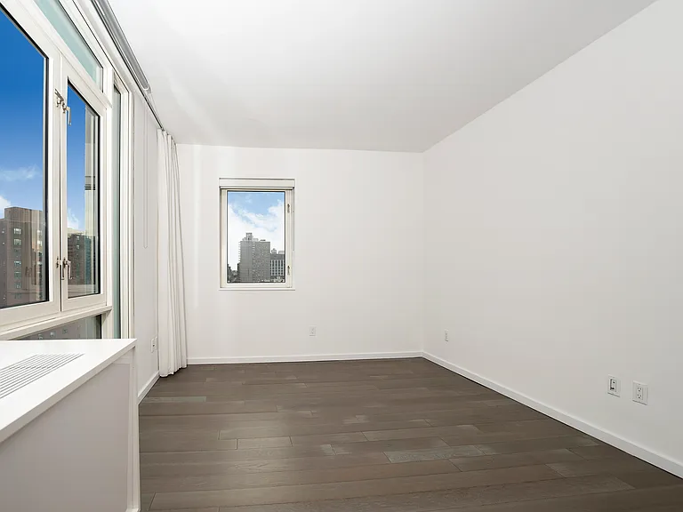 385 1st Ave #11G — Photo 15