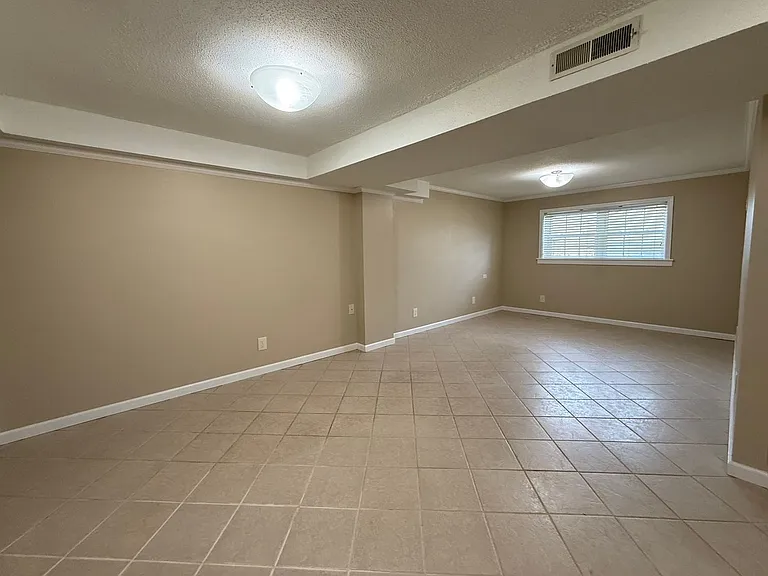 220 Brampton Rd — Photo 26