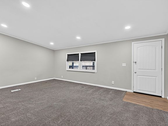 4th image of 169 Lois Ln