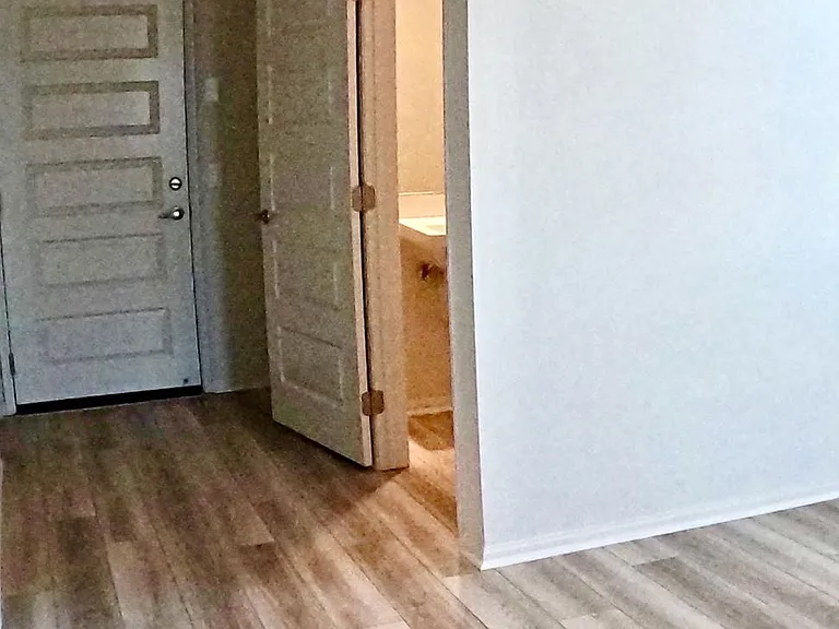 298 Lockhart Way — Photo 10