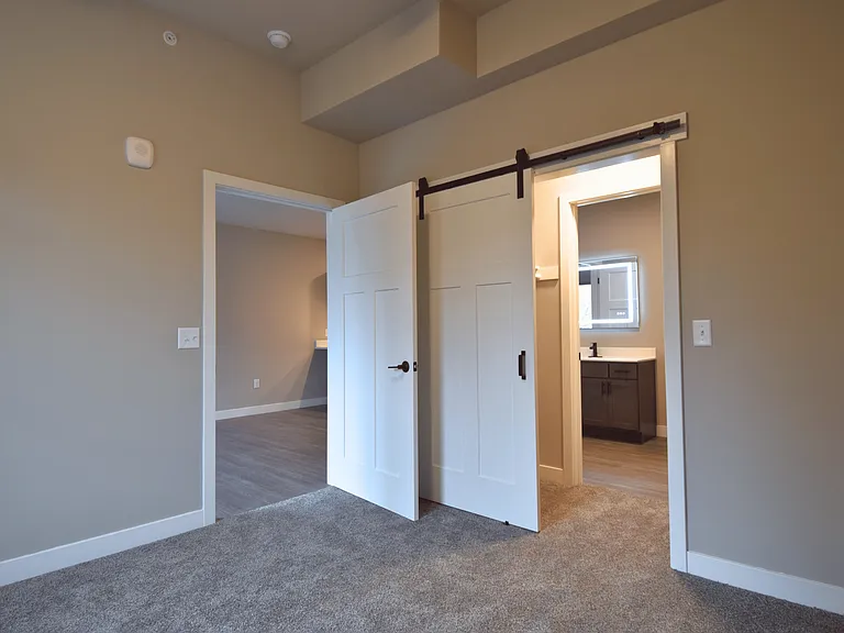 Beaverbrook Apartments — Photo 69
