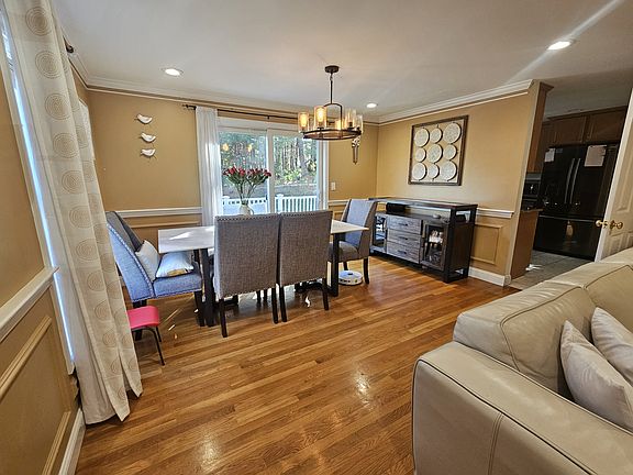 4th image of 9 Hibiscus Way