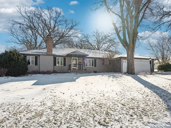 1118 Woodland Dr, Newton, IA 50208