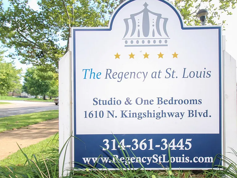 The Regency at St. Louis Apartments — Photo 11