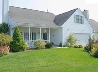 153 Clear Pond Dr, Walpole, MA 02081