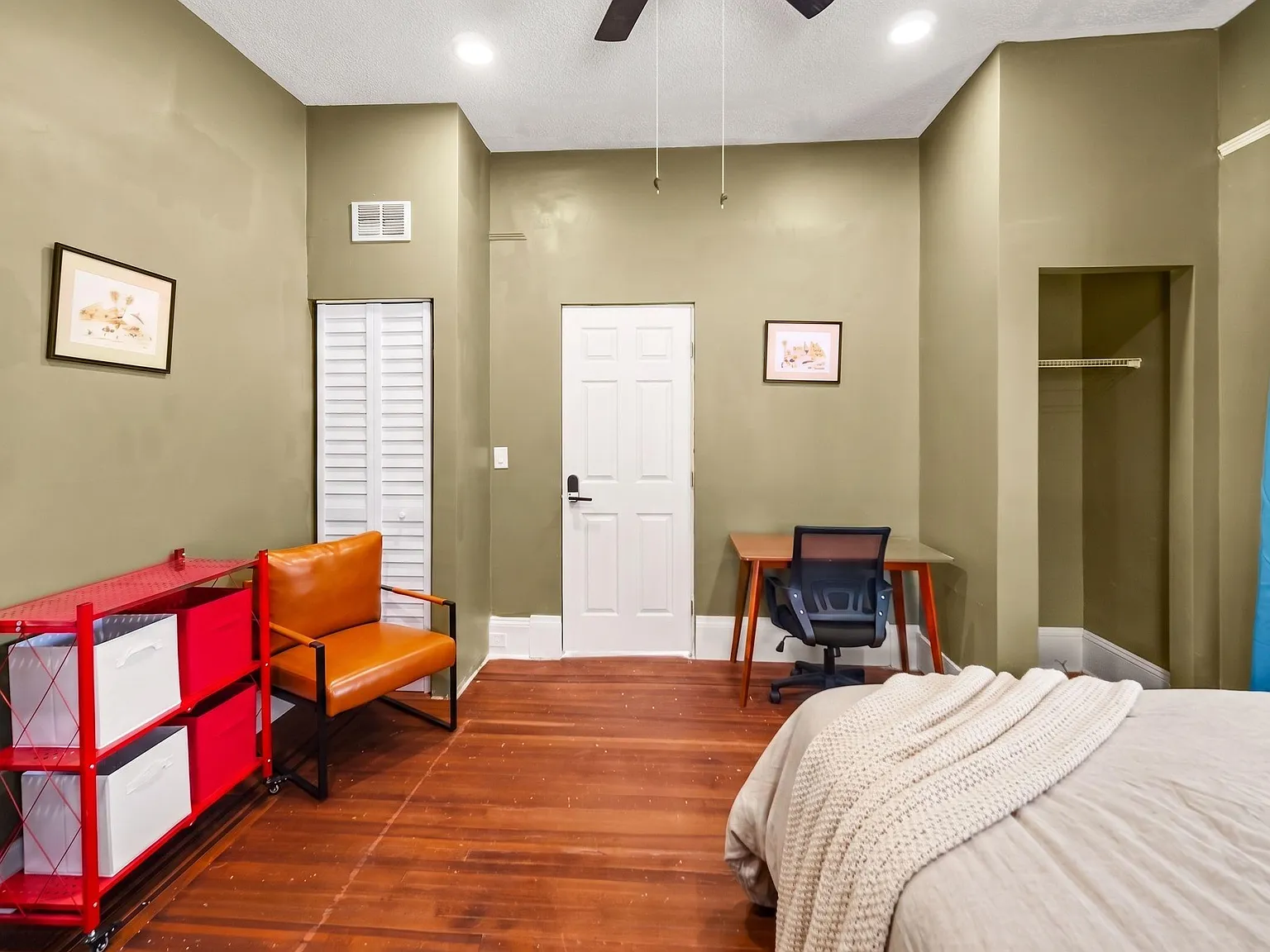 4 bed, 3.0 bath, 1674 sqft, $854 — Photo 3