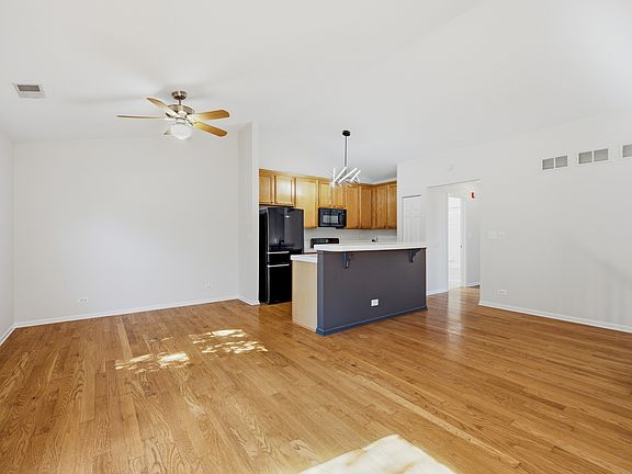 5th image of 267 Weather Hill Dr
