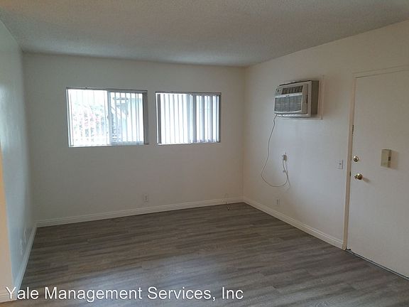2nd image of 13447 Burbank Blvd APT 01