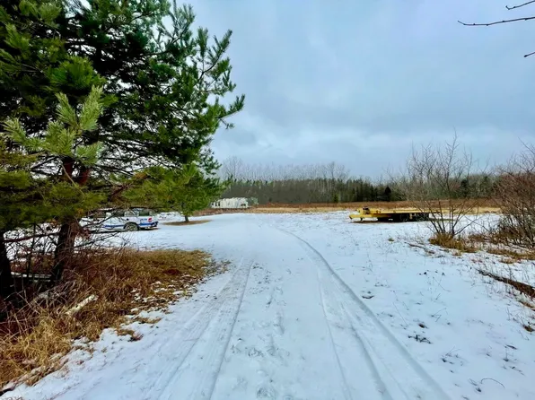 2188 S Porter Rd, Breckenridge, MI 48615