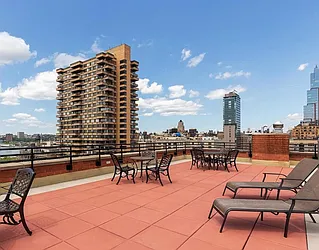 Rented by R New York