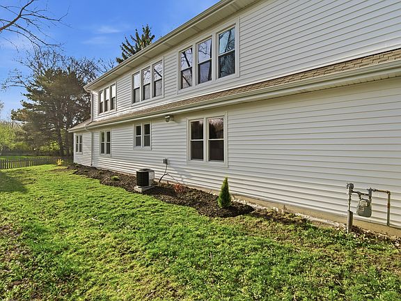 4th image of 48 Birchwood Ave