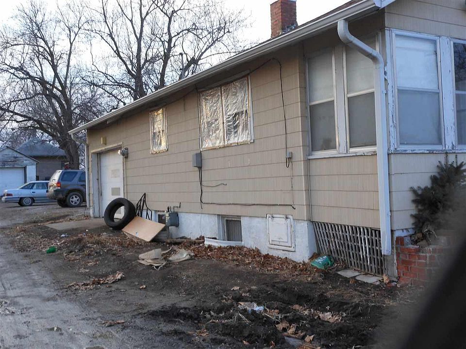 2nd image of 712 S 9th St