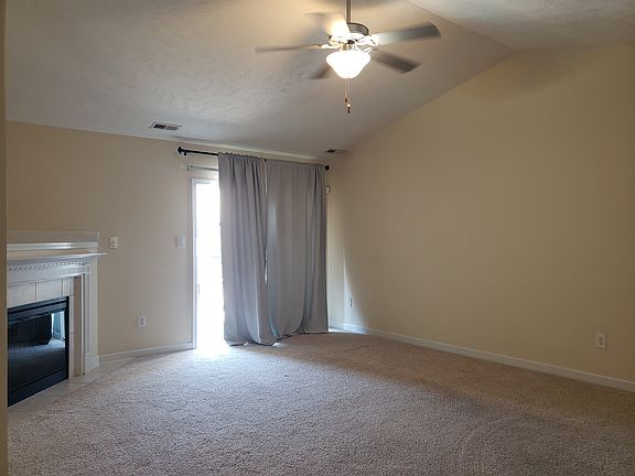 3rd image of 1800 Balmoral Dr