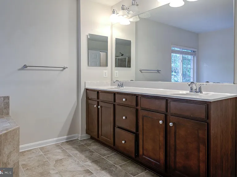 3401 Eagle Ridge Dr — Photo 31