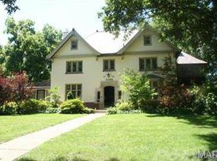 7106 Westmoreland Dr, Saint Louis, MO 63130