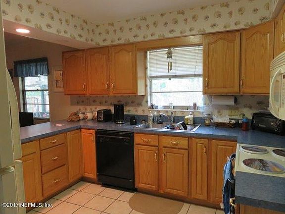 4th image of 11661 Gwynford Ln