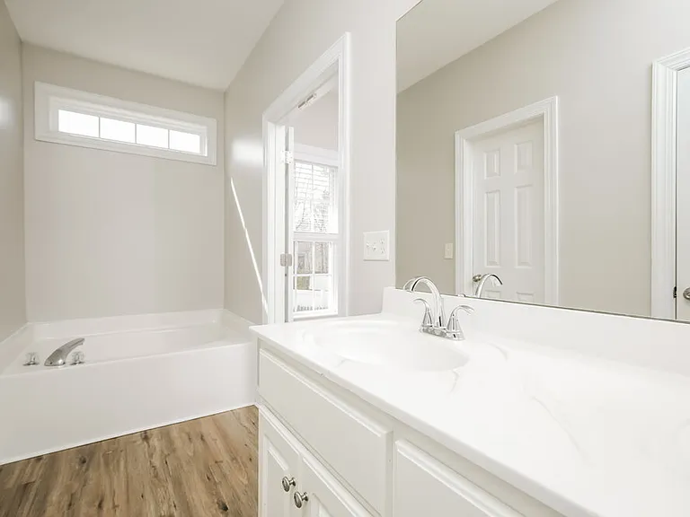 49 E Trafalgar Ct — Photo 13